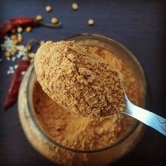 A picture of Idli podi gun powder.