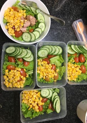 Hình của món Salad cá ngừ ngâm dầu.