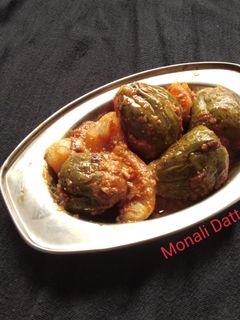 ભરેલા રીંગણા નું શાક (Bhrela Ringan Shak Recipe In Gujarati) રેસીપી મુખ્ય ફોટો