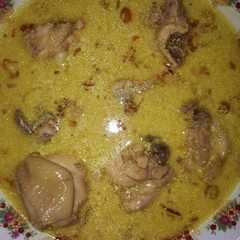 A picture of Opor Ayam.