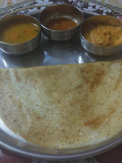தோசை மற்றும் சிவப்பு சட்னி செய்முறை முக்கிய புகைப்படம்