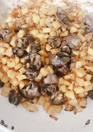 عکسی از دستور خوراک دل مرغ و سیب زمینی