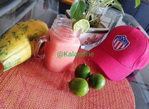 Una foto de Licuado de Papaya con limón a lo quillero.
