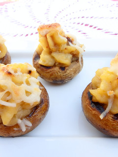 Una foto de Champiñones rellenos de patata y panceta ahumada