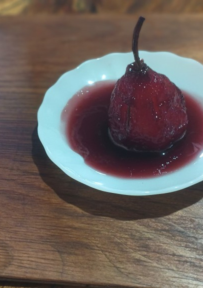 Una foto de Mis mejores Peras al vino tinto Que viva la cocina chilena 🇨🇱
