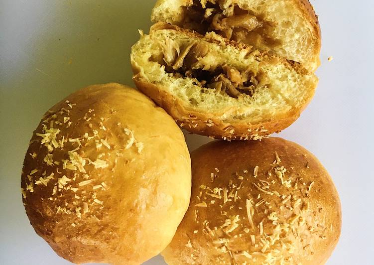 Chicken Teriyaki Bun (Roti isi ayam teriyaki)