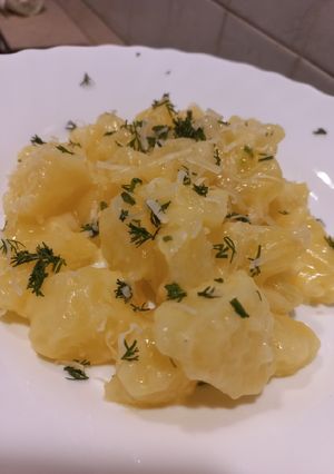 O poză a rețetei Cartofi cu sos de parmezan.