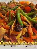 Salteado de pollo asado y verduras