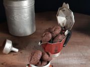 Una foto di dolci al caffè