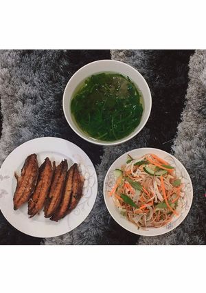 Hình của món Gà xé phay.