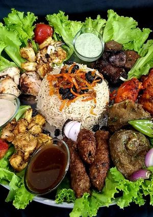 A picture of Bbq platter.
