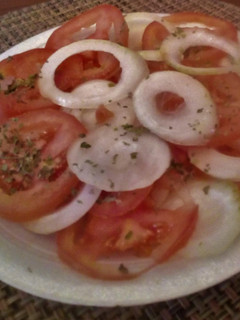 Una foto de Ensalada de "Tomate y Cebolla"
