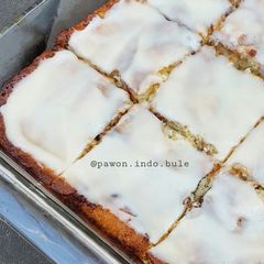 A picture of Cinnamon Roll Cake.