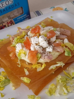 Una foto de Ensalada de pasta brick con queso y mahonesa de aguacate
