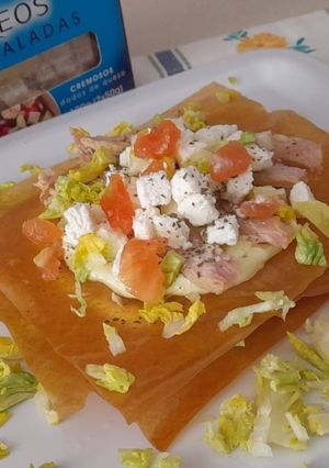 Una foto de Ensalada de pasta brick con queso y mahonesa de aguacate