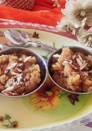 मूंग दाल हलवा (Moong dal halwa recipe in hindi) रेसिपी मुख्य फोटो