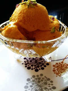 मँगो आईस्क्रीम (mango icecream recipe in marathi) रेसिपी चे मुख्य फोटो