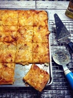 Foto resep Homemade Thin Crust Pizza (mozarella pizza)