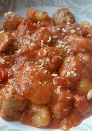 A picture of Vickys Creamy Tomato Sausage & Gnocchi, GF DF EF SF NF.