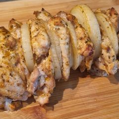 A picture of Greek chicken gyros.