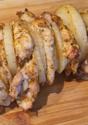 A picture of Greek chicken gyros.