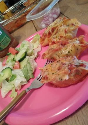 A picture of Italian Stuffed Shells.