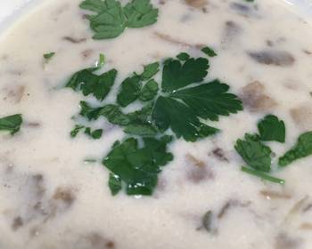 Easy Fast Cooking Cream of Mushroom Soup Savory Delicious