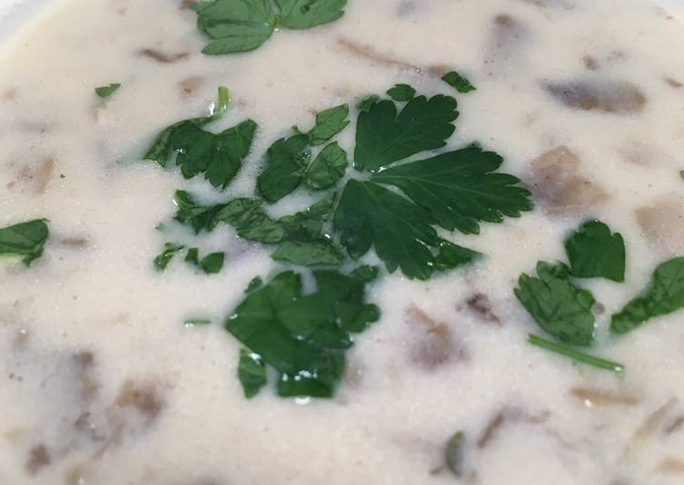 Quick and Easy Cream of Mushroom Soup