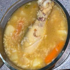 A picture of Caldo De Pollo (Chicken Soup).