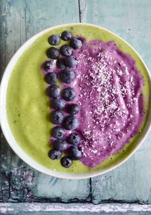 A picture of Peach Blueberry Smoothie Bowl.