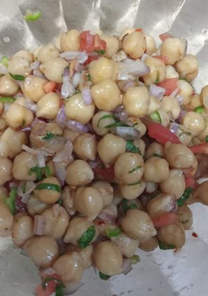 A picture of Simple chana Chaat.