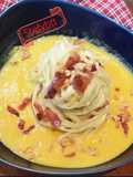 Tagliolini con taleggio e guanciale croccante su crema di zucca