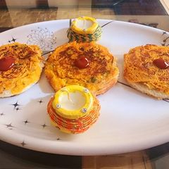 A picture of Bread besan coin toast.