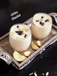 A picture of Chickoo milkshake 😋😋.