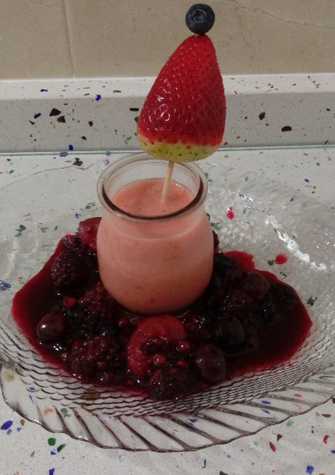Una foto de Smoothie templado de frutas del bosque