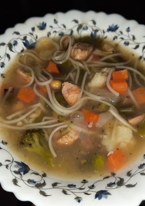 চিকেন স্যুপ(chicken soup recipe in bengali) রেসিপির প্রধান ছবি