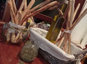 Foto di Grissini al finocchietto selvatico, olio evo,con licoli
