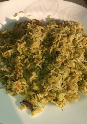 A picture of Hariyali chawal.