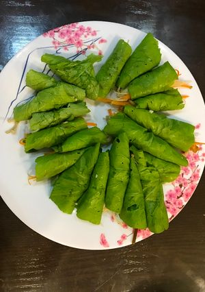 Hình của món Cải xanh cuộn chay.