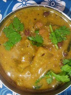 பூசணிக்காய் சுண்டல் காரக்குழம்பு (Poosanikkaai sundal kaara kulambu recipe in tamil) செய்முறை முக்கிய புகைப்படம்