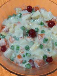 રશિયન સલાડ (Russian Salad Recipe in Gujarati) રેસીપી મુખ્ય ફોટો