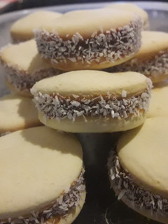 Una foto de Alfajores de maicena sin manteca