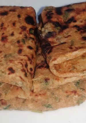 A picture of Aloo methi parantha.