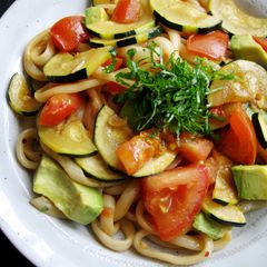A picture of Stir-fried Udon with Tomato, Zucchini & Avocado.