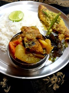 পেঁপে দিয়ে মাগুর মাছের ঝোল(pepe diye magur macher jhol recipe in Bengali) রেসিপির প্রধান ছবি