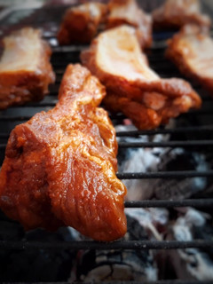 Una foto de Costillitas a la BBQ casera!