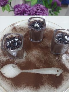ચોકલેટ પુડીંગ(Chocolate pudding recipe in gujarati) રેસીપી મુખ્ય ફોટો