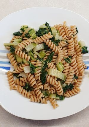 Foto di Fusilli integrali con le coste, aglio, olio e peperoncino
