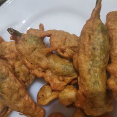 Chilli pakoras A picture of Chilli pakoras.