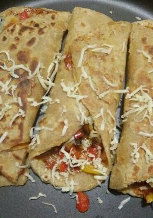 A picture of Vegetable paratha roll.